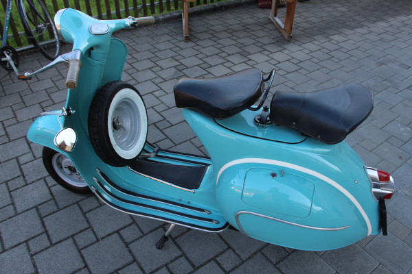 alte restaurierte Vespa auch immer nostalgisch