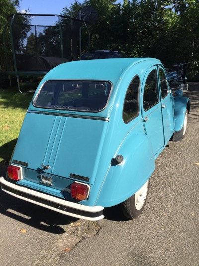 Citro&euml;n 2CV blau